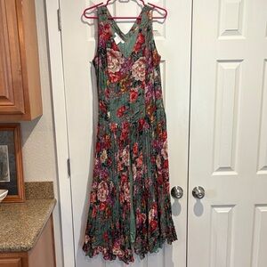 Women’s Floral Maxi Dress - Green with Rose Print